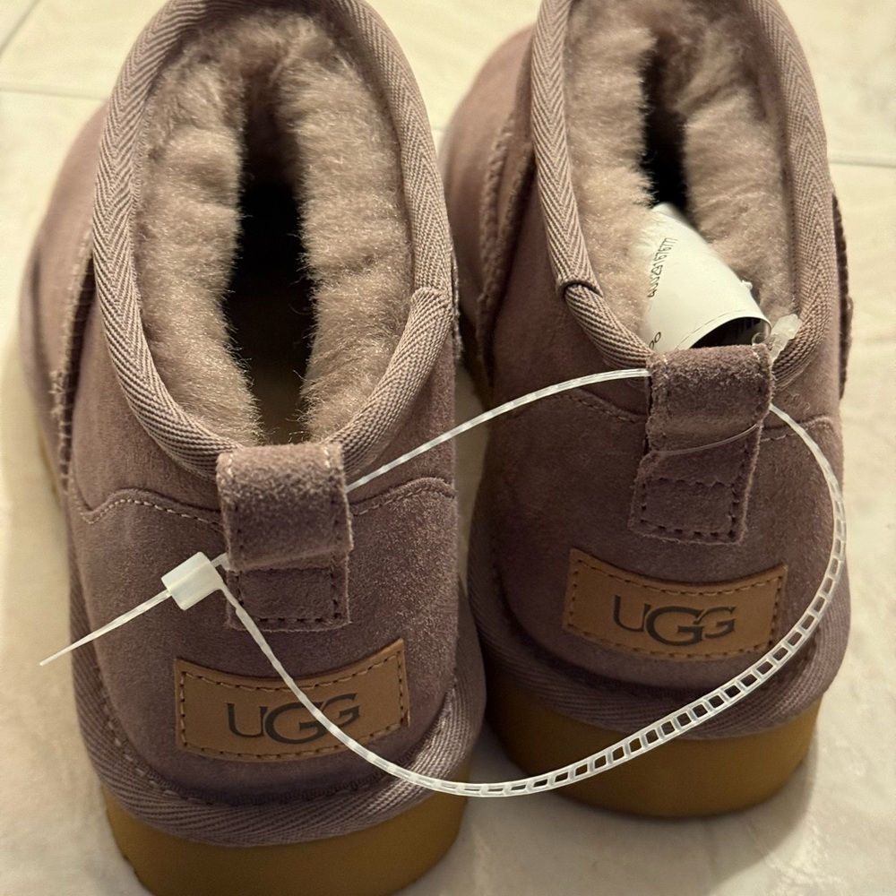 UGG Classic Ultra Mini Boots woman’s size 6